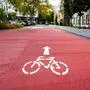 Radweg mit Markierung
