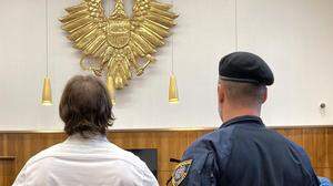  Im Straflandesgericht Graz ist am Freitag ein Oberösterreicher wegen Mordes an seiner Lebensgefährtin und fahrlässiger Tötung zu lebenslanger Haft verurteilt worden