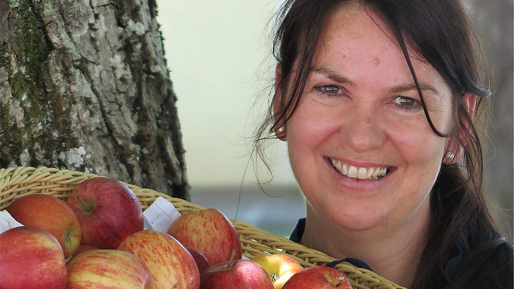 Seminarbäuerin Cornelia Mikitsch-Rogatsch empfiehlt gedeckten Apfelkuchen