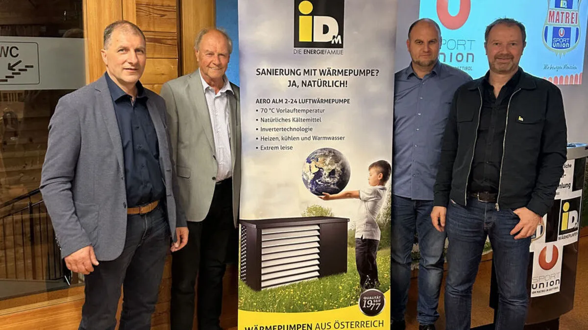 Bürgermeister Raimund Steiner, Ehrenobmann Seppl Ganzer, Obmann Natalis Ganzer und iDM-Marketingleiter Christian Hutter