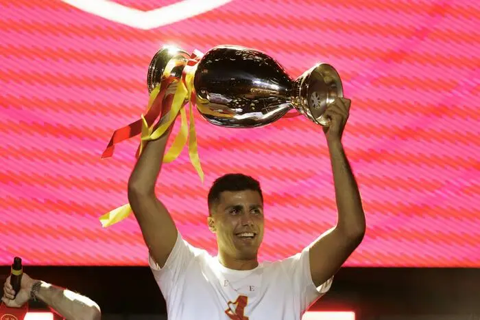 Ließ sich feiern: Rodri, der Spieler des Turniers