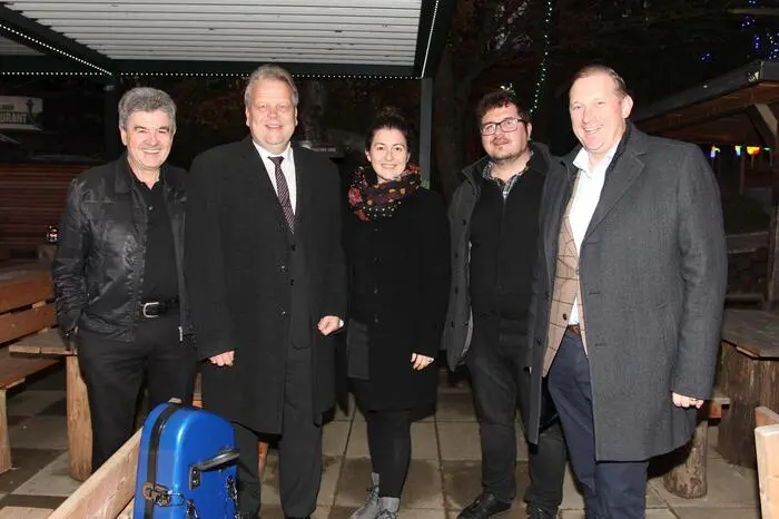 Bürgermeister Michael Karl mit Bundesrat Günther Ruprecht und Musikern