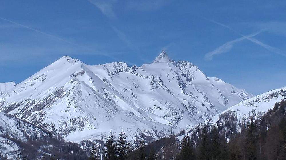 Der Mann startete am Samstag vom höchsten Gipfel Österreichs mit Gleitschirm und Skiern. Doch kurz nach dem Start stürzte er ab (Archivfoto)