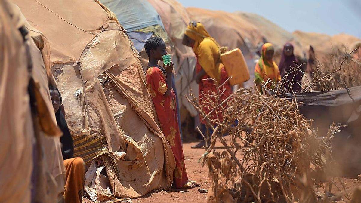 Im gesamten Horn von Afrika spitzt sich die Lage zu: Flüchtlingscamps sind hoffnungslos überfüllt - die Geflüchteten kämpfen gegen Hunger und Gewalt