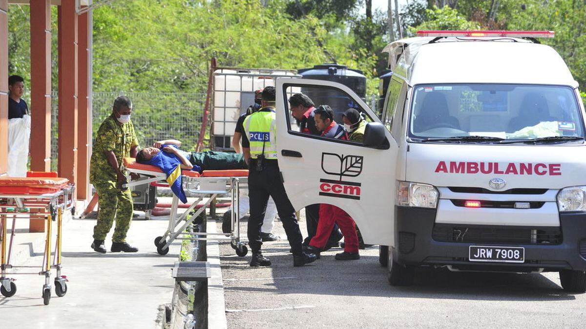 111 Schulen in Malasiy wegen giftiger Fluss-Dämpfe geschlossen