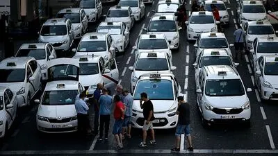Unbefristeter Streik der spanischen Taxifahrer