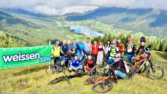 Im Rahmen eines großen Radfestes wurden am Weißensee zwei neue Downhillstrecken im Beisein vieler Prominenter ihrer Bestimmung übergeben.