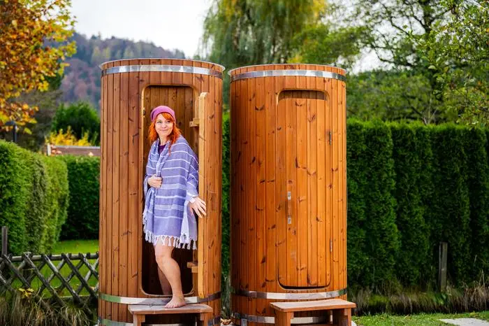 Kaltbade-Fans finden am Ufer des Millstätter Sees im Fischerpark in Döbriach sogar zwei im Winter beheizte Umkleidekabinen vor.