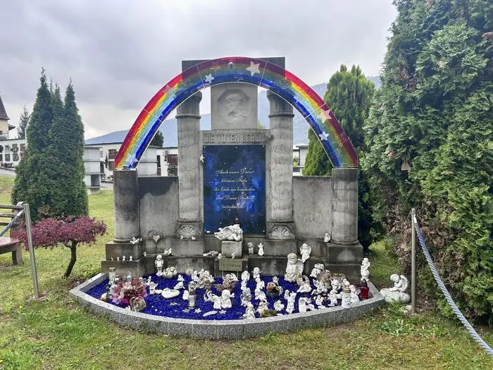 Eine Gedenkstätte für Sternenkinder wurde am Friedhof in Spittal errichtet