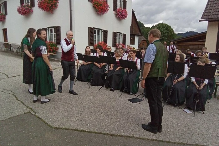 Bereichert wurde das Musikprogramm zudem noch von der „Pfarrgemeinderatsmusi“.