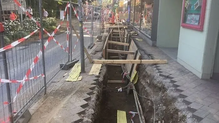 In der Italiener Straße wird für die Fernwärme gegraben