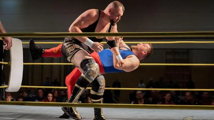 Super Stimmung herrschte unter den mehr als 300 begeisterten Zuschauern beim Wrestlingevent „UKWA Anger Management“ in Anger.