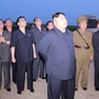 Kim Jong-un begutachtet einen Raketentest