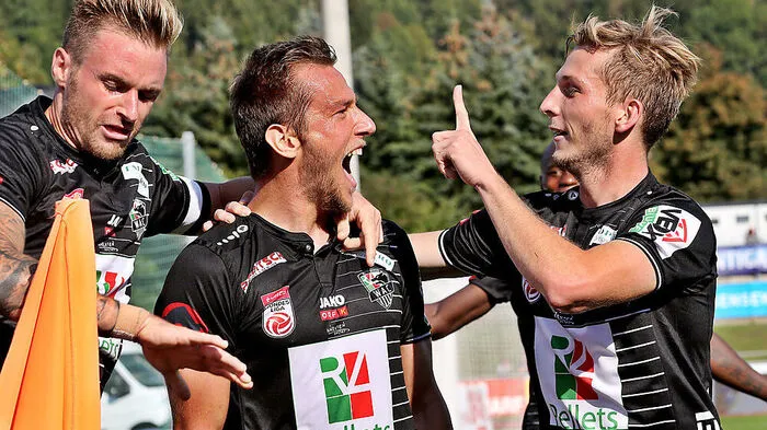 Mario Leitgeb (Mitte) wird zwei weitere Jahre für den WAC jubeln, schon heute gegen den LASK?