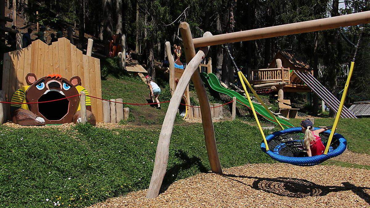 Die Errichtung des Waldspielplatzes wird mit EU- und Landesmitteln gefördert 