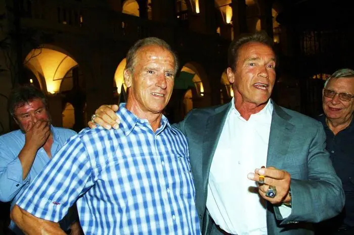 Als Junge schwitzten sie gemeinsam in der Kraftkammer, über die Jahre blieben sie befreundet: Karl Kainrath und Arnold Schwarzenegger.