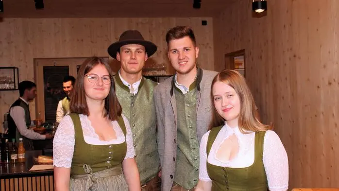 Im neuen Kirchhof in Ligist präsentierten die Mitglieder der Landjugend Ligist-Krottendorf die Ergebnisse ihres „Tat.Ort Jugend“-Projektes „Für Bienen und Land – Hand in Hand“.