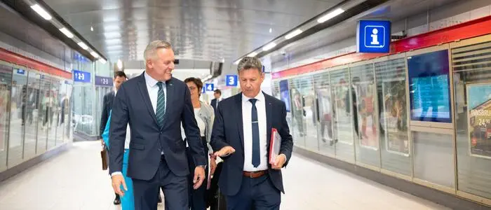 Die Landeshauptleute Mario Kunasek (FPÖ) und Daniel Fellner (SPÖ) im September bei einer gemeinsamen Regierungssitzung. Budgetnöte haben beide Länder