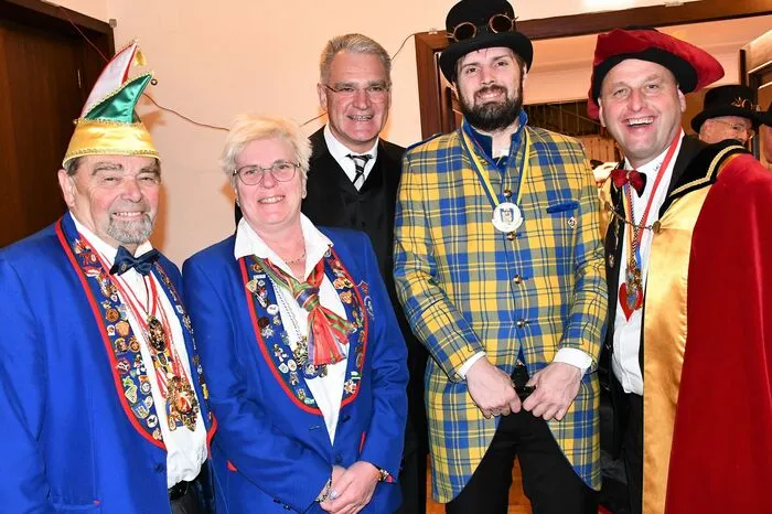 Mit dem Millstätter Präsidenten Gerry Maier (zweiter von rechts) mitgefeiert haben auch BÖF-Bundeselferrat Johann Josef Sieber, die Präsidentin der Gumpoldskirchner Faschingsgilde Ilse Sieber, Bürgermeister Alexander Thoma und der Baldramsdorfer Kanzler Günter Brunner.