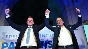  Harald Vilimsky und FPÖ-Bundesparteiobmann Herbert Kickl in Jubelpose