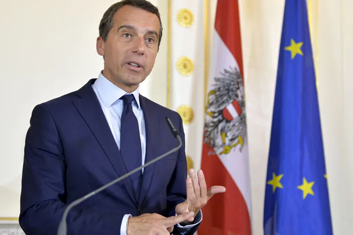 "Den Vorschlag der Kommission abzulehnen wird schwierig. Wir Österreicher haben eher am Ende des Prozesses eine ablehnende Position entwickelt, ohne dazwischen eine intensive Diskussion über CETA zu führen." Der Kanzler im Juni 2016