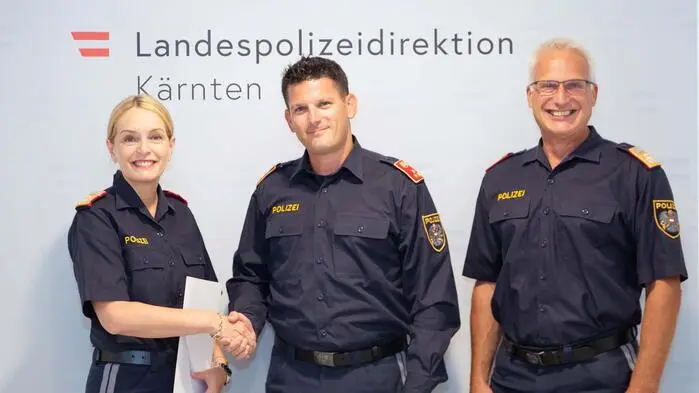 Landespolizeidirektorin Michaela Kohlweiß und Arthur Lamprecht bestellten Christoph Michelitsch (Mitte) zum neuen Bezirkspolizeikommandanten