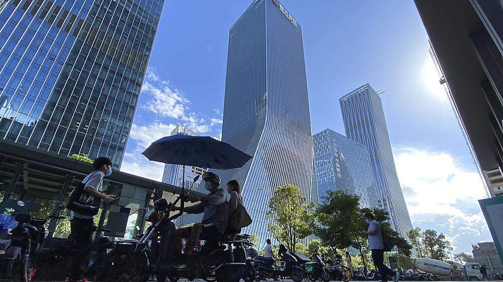 Die Unruhe im und um das Headquarter von Evergrande in Shenzhen wächst 