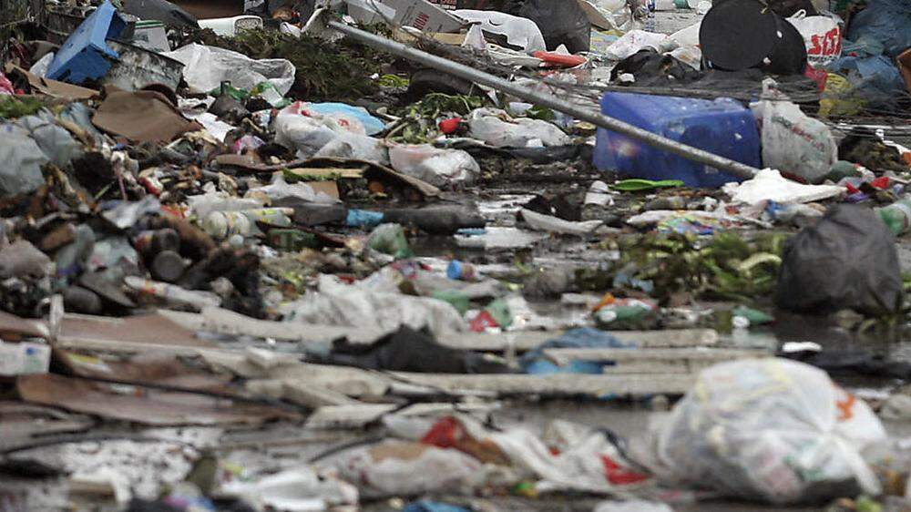 Bei Neapel wurde eine illegale Giftmüll-Deponie entdeckt 