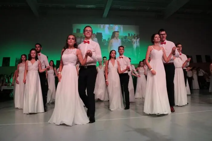 Die beeindruckende Choreographie wurde gemeinsam mit der Tanzschule Kummer erarbeitet.
