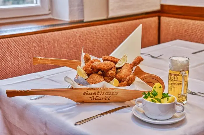 Der „Gasthof Hartl vulgo zum Wirt“ bietet speziell Gerichte aus „Hadn“ an