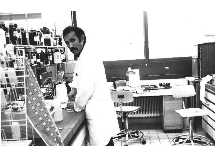 Gholamali Khoschsorur 1978 im Chemielabor in Graz