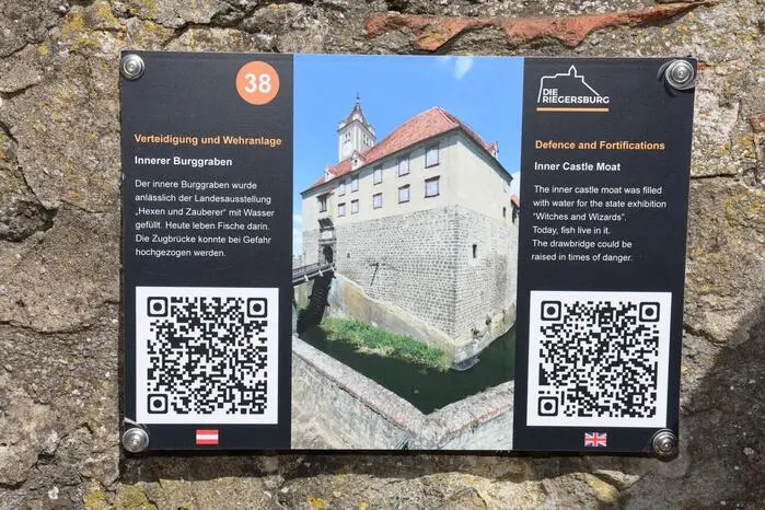 Neu vorgestellt wurde der digitale QR-Erlebnispfad, der an 46 Stationen Einblick in die Geschichte, den Alltag, die Verteidigung und Geologie der Burg gibt