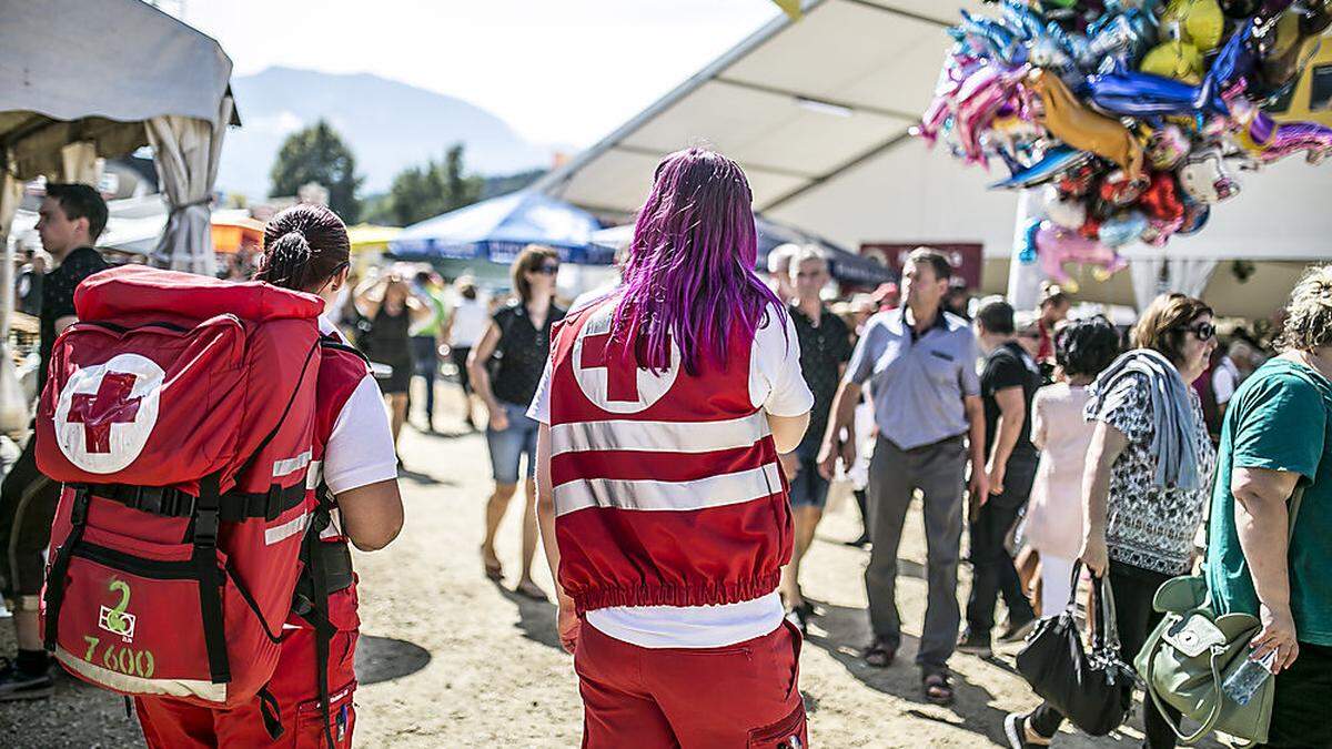 Die Einsatzkräfte sorgen am Bleiburger Wiesenmarkt für einen reibungslosen Ablauf