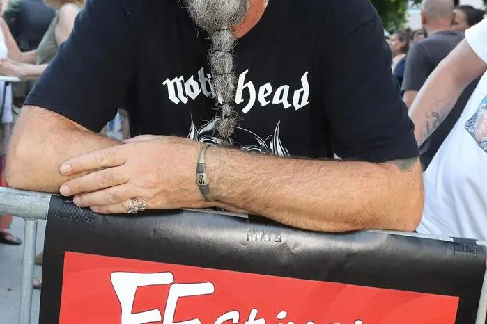 Gesehen wurde auch die Feldkirchner Rocklegende Sigi Hatberger.