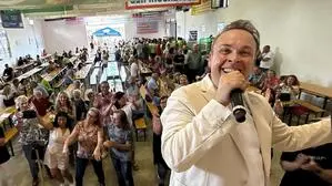 Die Melodien zur 30. Jubiläumsausgabe des Ruppersdorfer Schnitzelfestes lieferte Schlagerstar Oliver Haidt