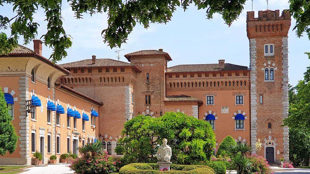 Erleben Sie Operngenuss vom Feinsten vor der magischen Kulisse des Castello di Spessa
