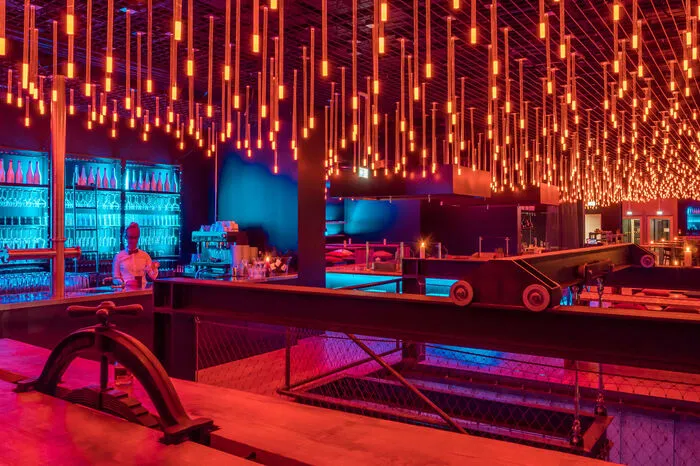 Hinter "Sha" steckt der gebürtige Steirer Andreas Rodler, der auch für das „Haus der Musik“ in Wien oder das Kunst-Liege-Objekt AlphaSphere verantwortlich zeichnet.