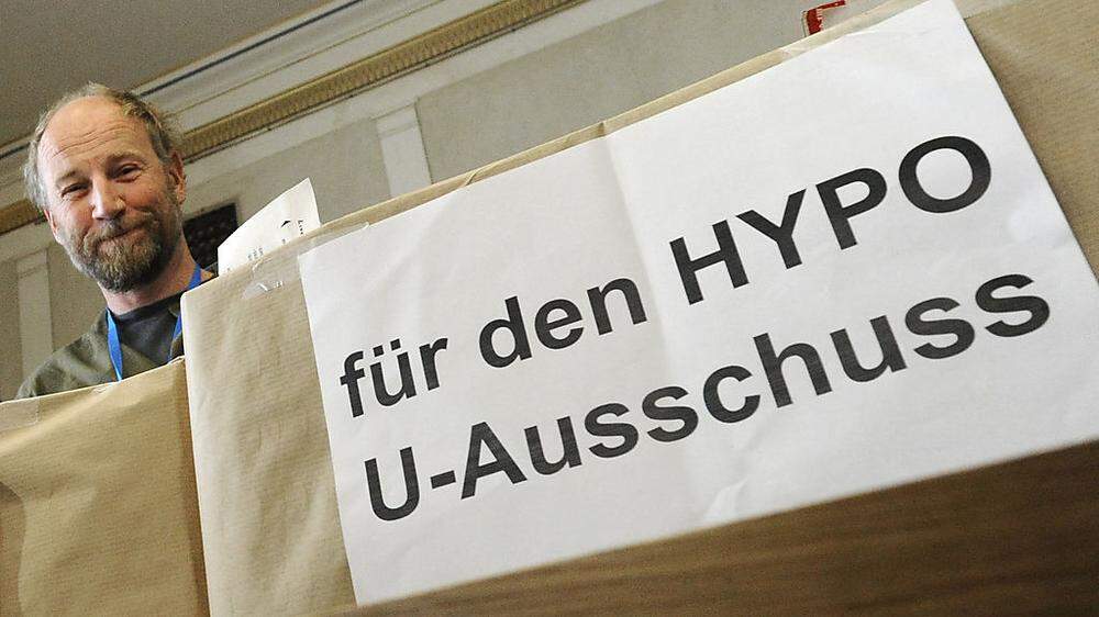 Auch Kabarettist Roland Düringer machte sich mit einer Unterschriftenaktion für den Hypo-U-Ausschuss stark