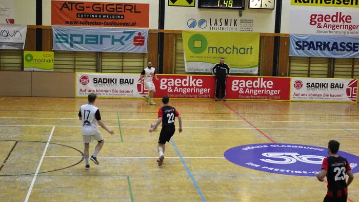 Klicken Sie sich durch die Fotos vom Fußball-Hallenturnier in Köflach!