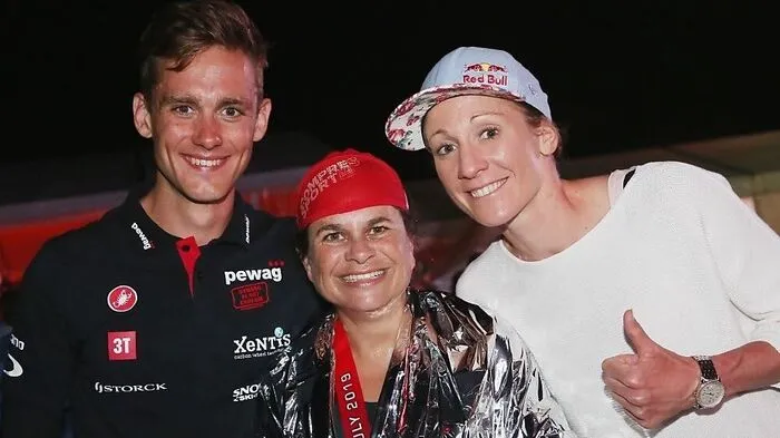 Daniel Baekkegrad und Daniela Ryf waren die ersten Gratulanten von Sivan Lachman
