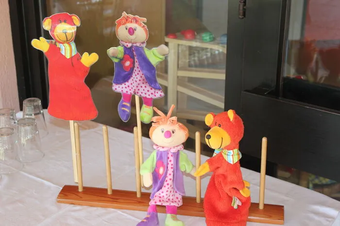 Es wurde nicht nur das Maskottchen "Sicherheitsbär" gebastelt, sondern es mussten auch zahlreiche Spiele und Übungen gemeistert werden.