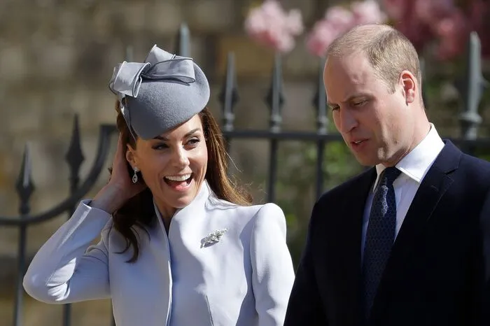 Begleitet wurde die Queen unter anderem von Prinz William (36) und Herzogin Kate (37) sowie von Prinz Harry (34). Die hochschwangere Meghan fehlte allerdings. Sie erwartet Ende April/Anfang Mai ihr erstes Kind. Offiziell ist noch kein voraussichtlicher Geburtstermin für das achte Urenkelkind der Königin bekanntgegeben worden.
