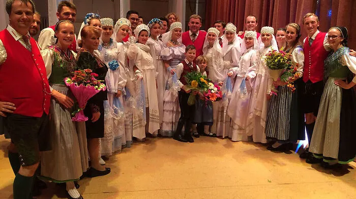 Die Roßecker mit einer russischen Folkloregruppe