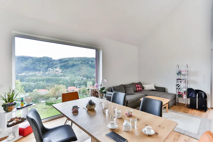 ... durch die vielen Aus- und Durchblicke wirkt das Haus größer als es ist.