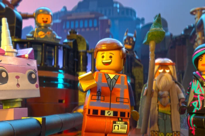 Tag für Tag geht Emmet Brickowski dienstbeflissen seiner Arbeit nach. Dies ändert sich schlagartig, als ihm das magische 'Widerstands-Teilchen' in die Hände fällt.