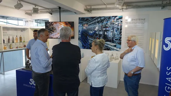 Im Glasmuseum in Bärnbach wurden Vereinsmitglieder und Vertreter jener Museen, die Exponate zur Verfügung gestellt haben, zur Präsentation der heurigen Jahresausstellung geladen.