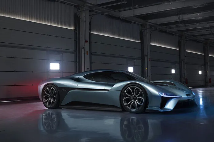 Der Topspeed des 4,9 Meter langen Supersportlers liegt bei 313 km/h.