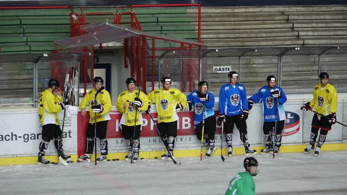 Die beiden Eishockey-Nationalteams der U18 und U20 absolvierten neben verschiedenen Trainigsvorgaben auch Spiele.