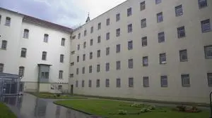 Der 23-jährige Lukas S. starb in der U-Haft an einer Überdosis. Ein ehemaliger Mitinsasse wirft der Justizwache nun vor, sie habe dem "Zugedröhnten" nicht geholfen