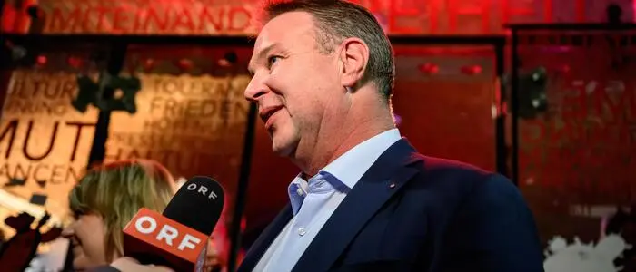 Vizekanzler Andreas Babler (SPÖ) bei der Wahlparty der SPÖ Ottakring